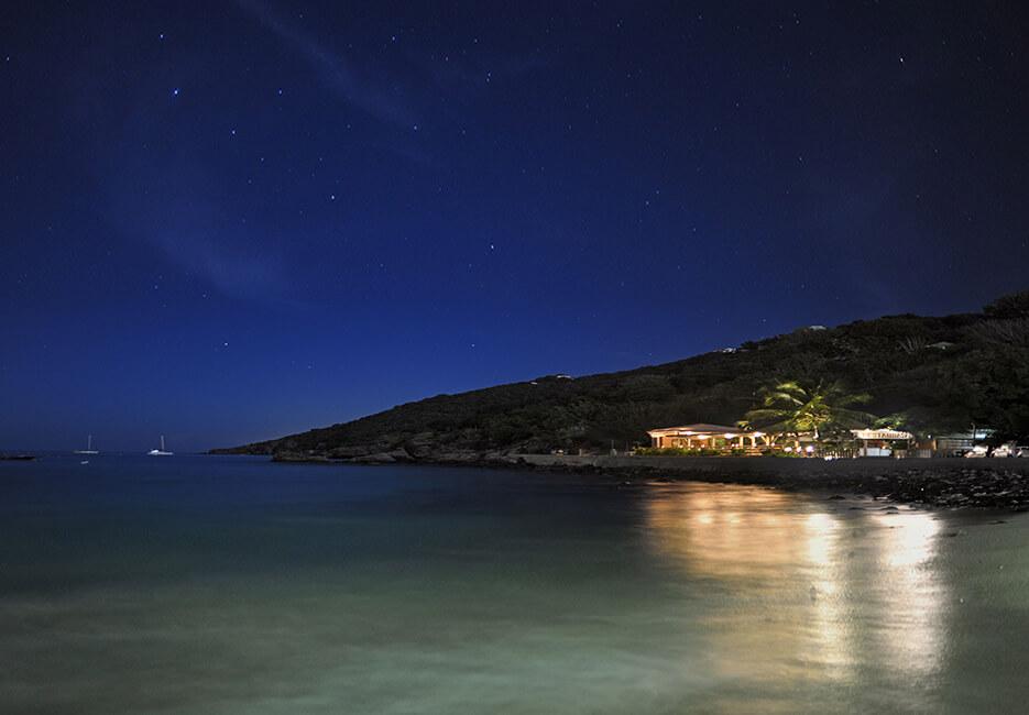Beachfront house and near the hill