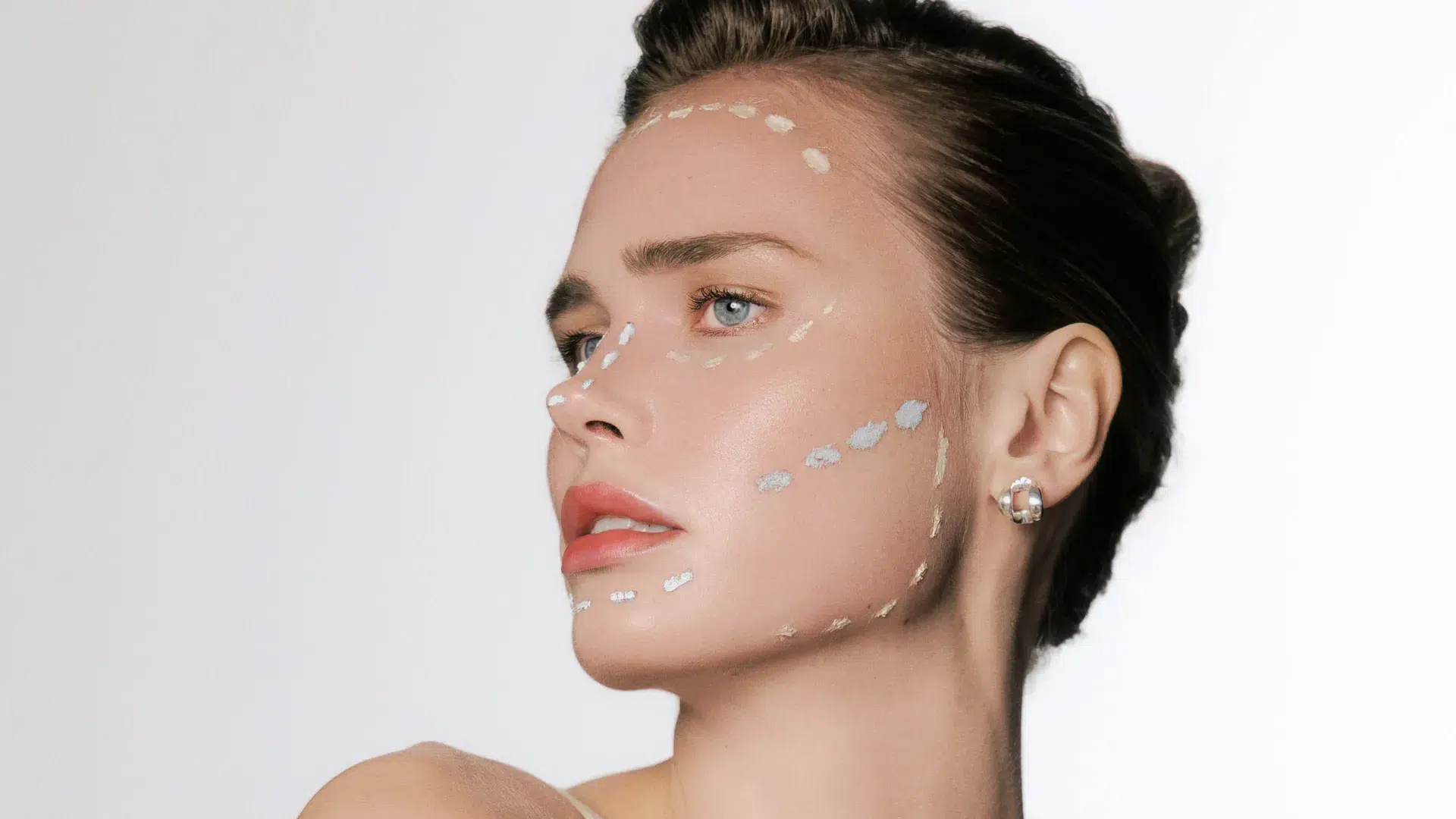 beautification facelift plastic surgery